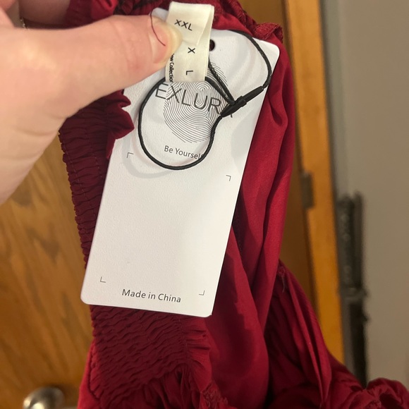 Beautiful open tie back dress - Picture 3 of 3